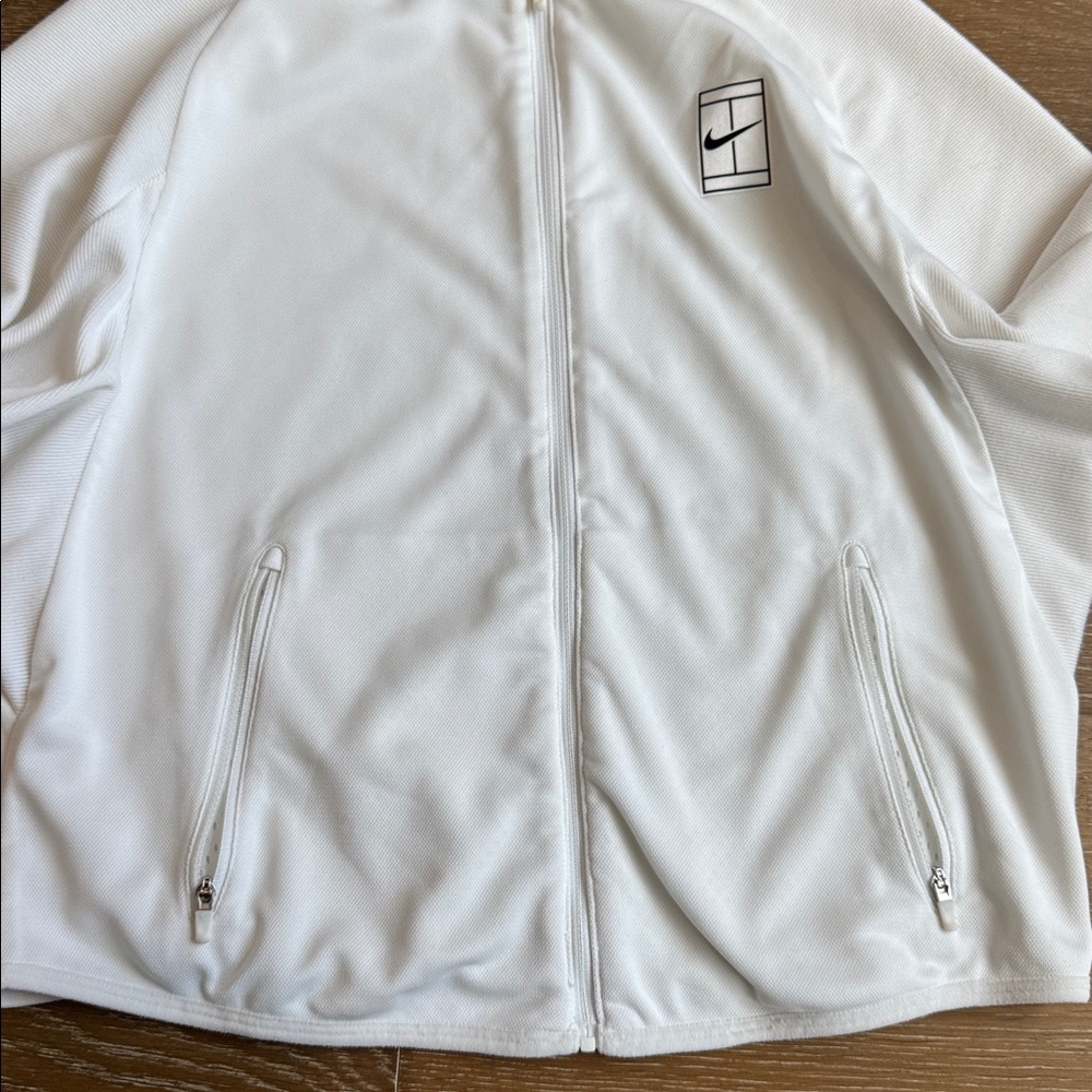 Nike women’s Dri-FIT White Tennis Track Jacket Cropped Fit Size L - Picture 5 of 5